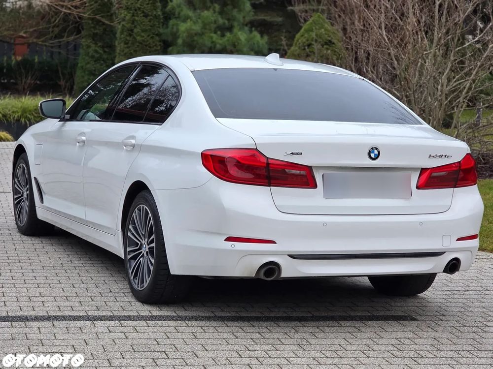 BMW Seria 5 530e iPerformance xDrive Sport Line sport - 9
