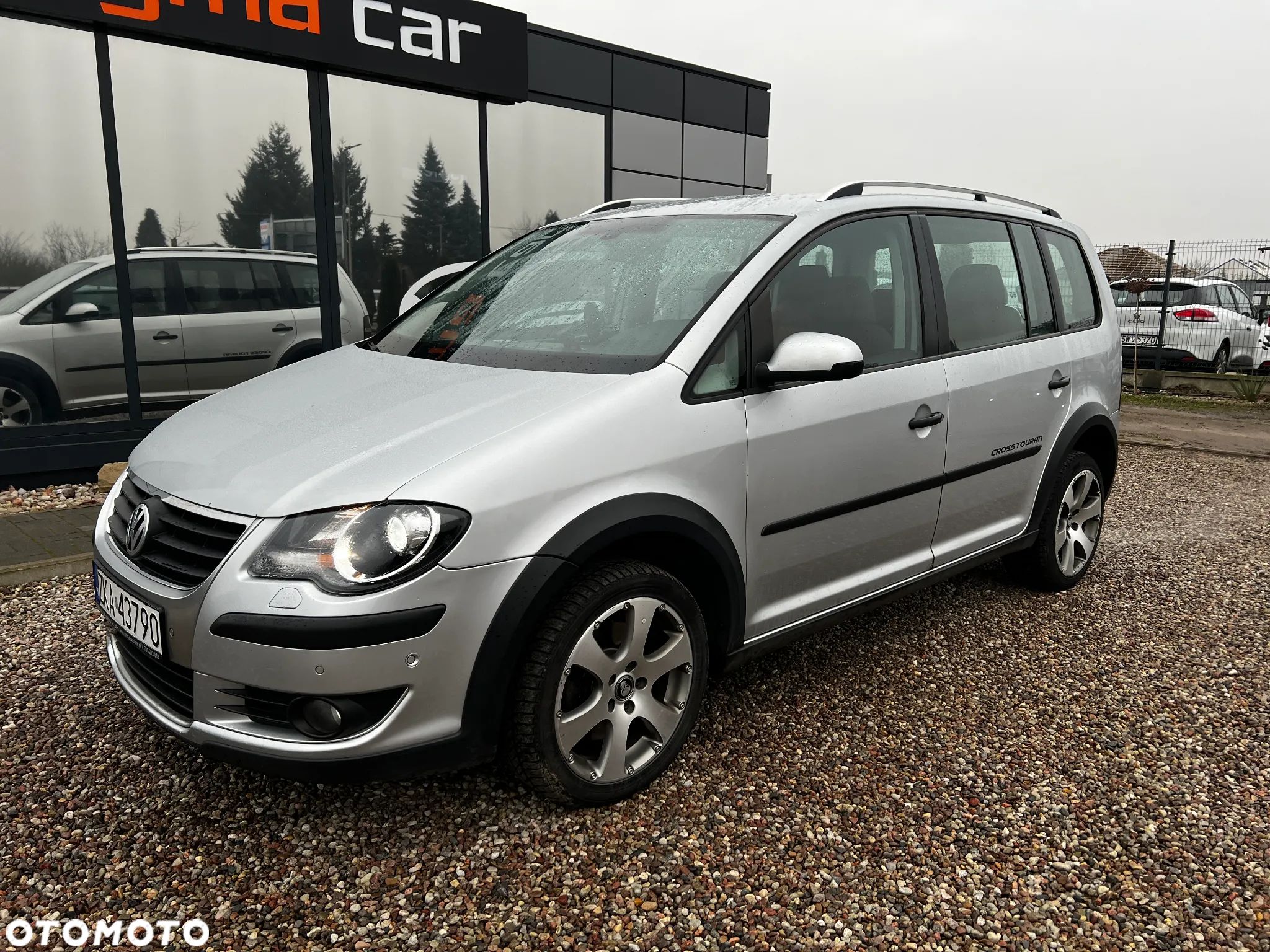 Volkswagen Touran 2.0 TDI DPF Cross - 1