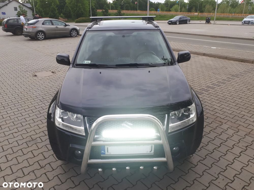 Suzuki Grand Vitara 2.0 Club Family - 9