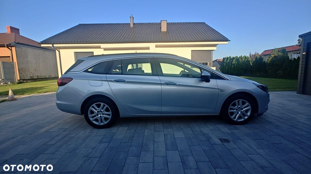 Opel Astra 2017 photo 2