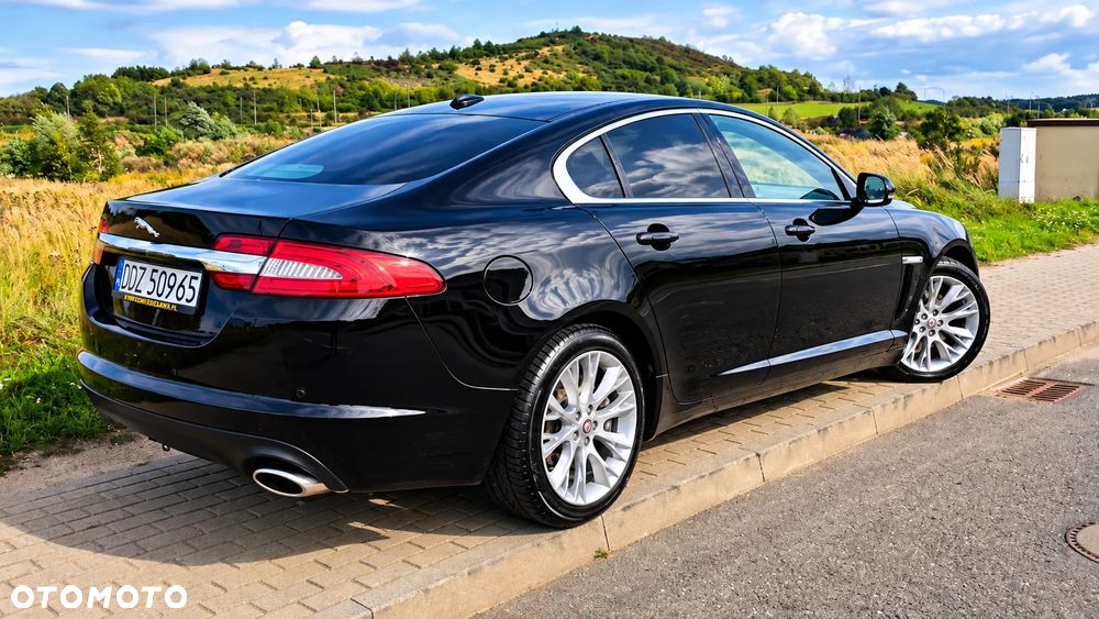 Jaguar XF 2.2 D Premium Luxury - 4