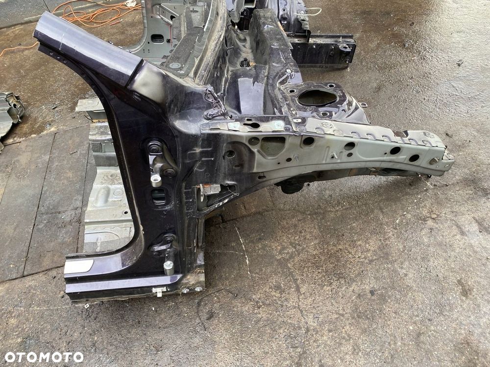 MERCEDES gla 156 cwiartka prawa lewa kolor 592 - 2