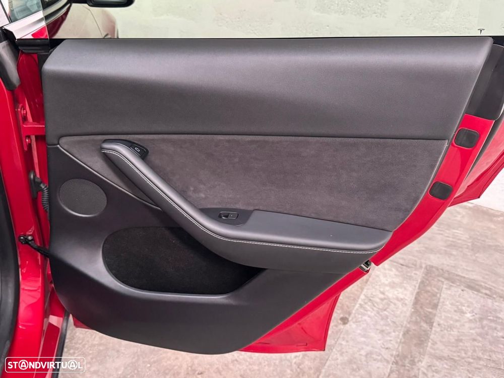 Tesla Model Y Long Range Tração Integral - 45