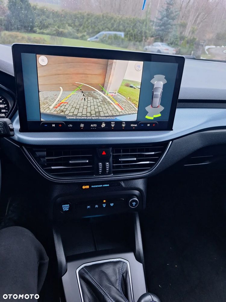 Ford Focus 1.0 EcoBoost mHEV Active X - 11