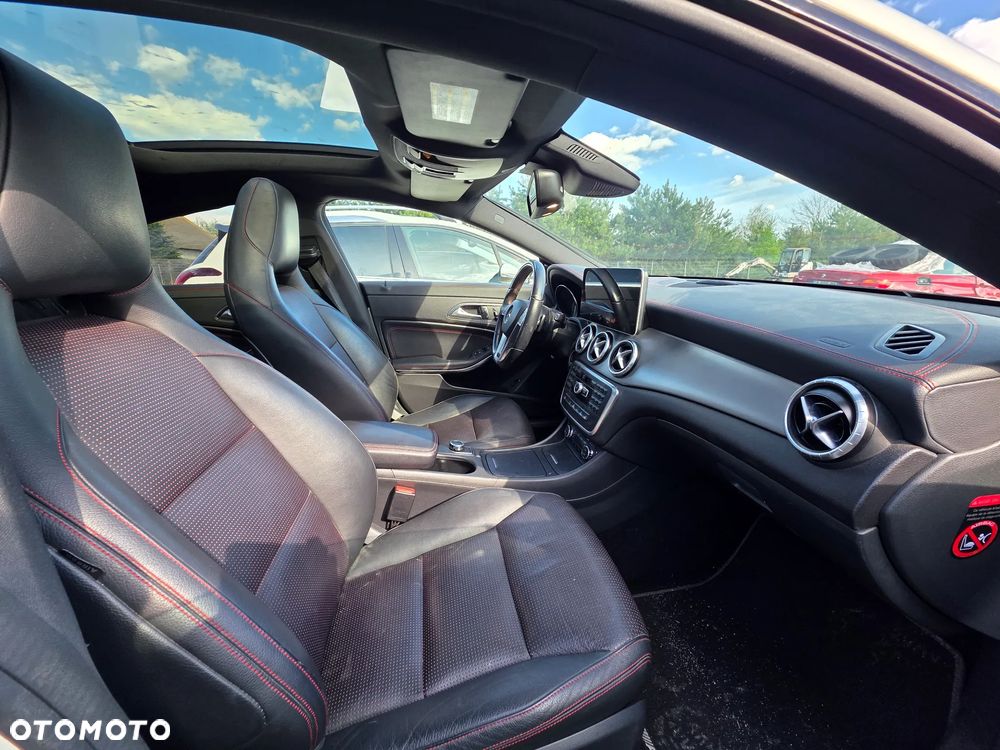 Mercedes-Benz CLA 250 7G-DCT AMG Line - 15