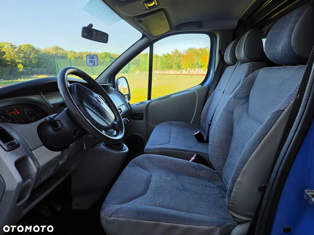 Renault Trafic - 16