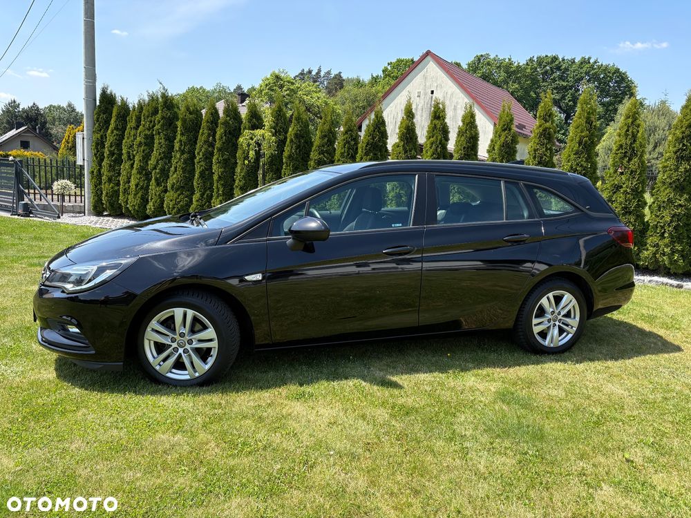 Opel Astra 1.6 D (CDTI) Dynamic - 2