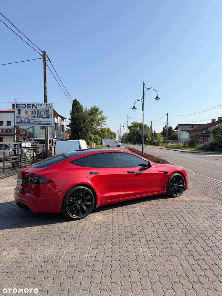 Tesla Model S - 9