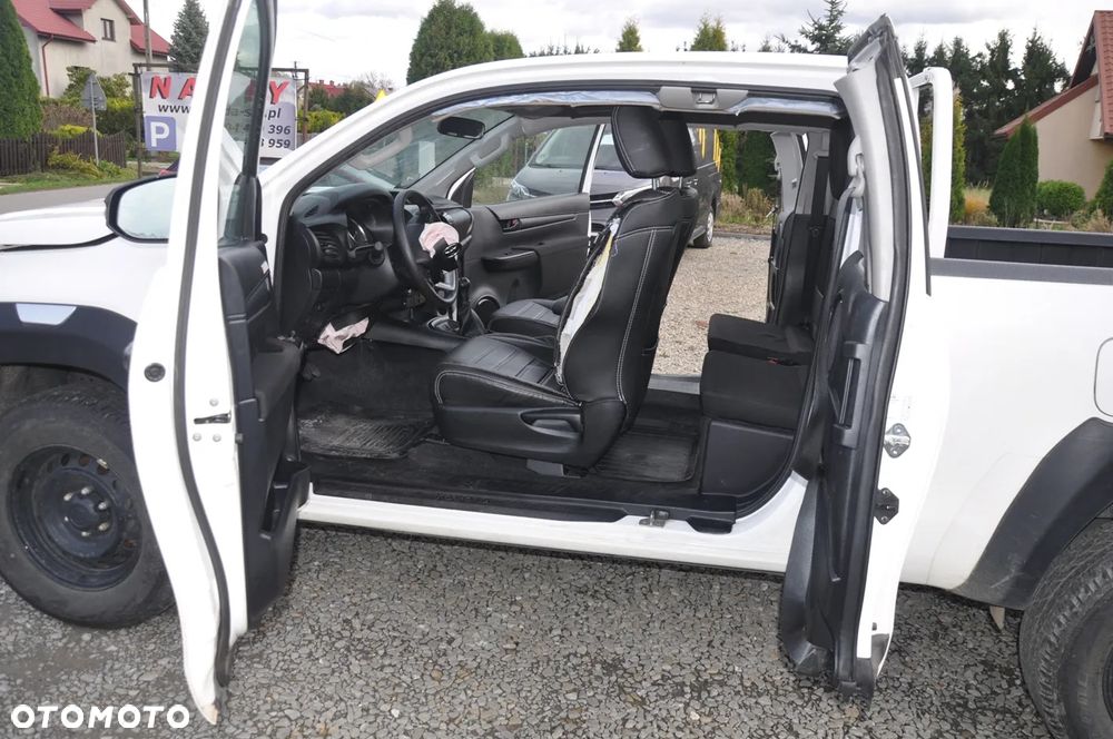 Toyota Hilux 2.4 D-4D Extra Cab DLX 4x4 - 13