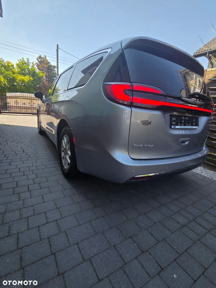 Chrysler Pacifica - 22
