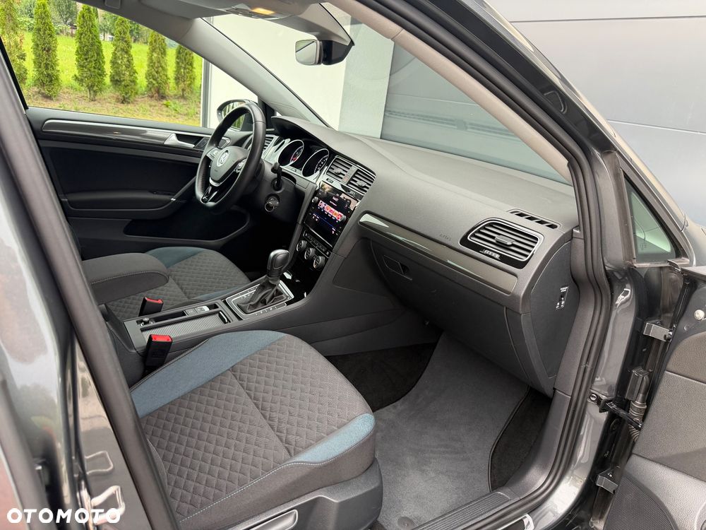 Volkswagen Golf 1.5 TSI BMT Evo IQ Drive DSG - 18