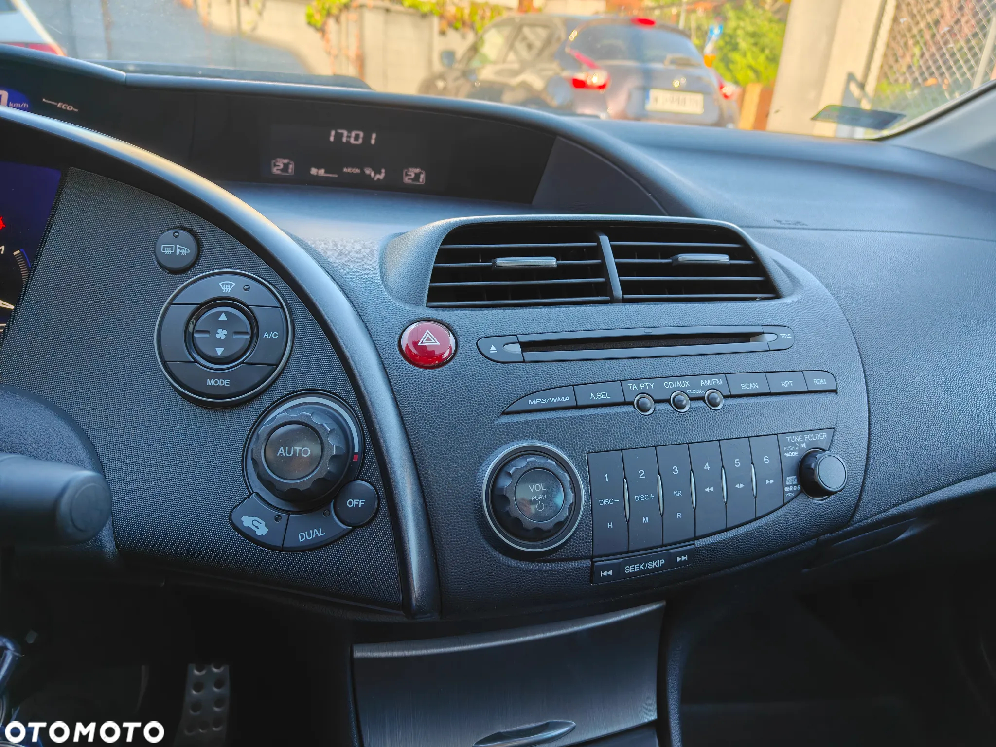 Honda Civic 1.8 Sport - 11