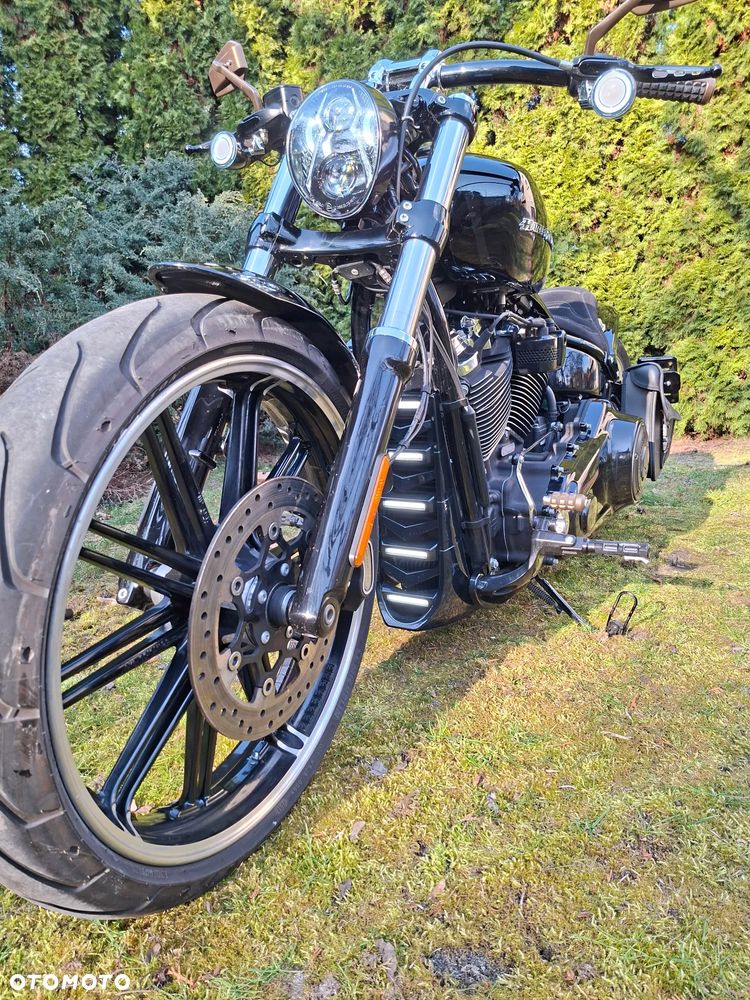 Harley-Davidson FXSB Breakout - 3