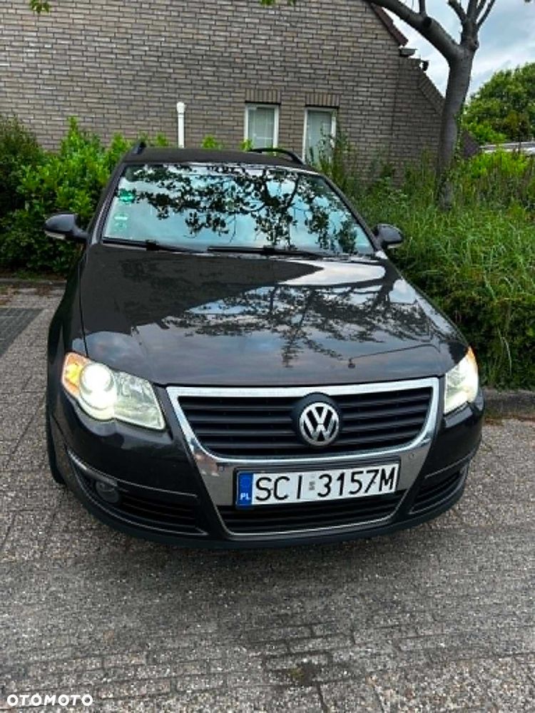 Volkswagen Passat - 1