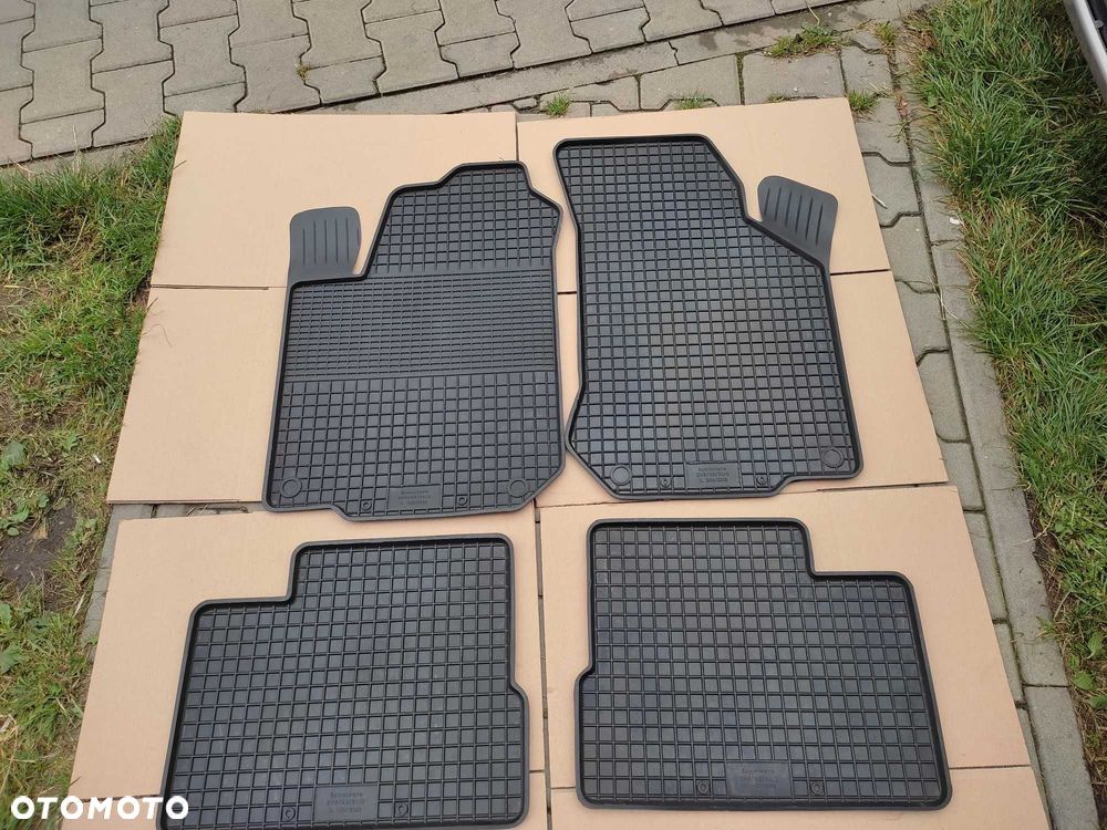 VW FOX 1 NOWE Dywaniki gumowe dopasowane korytka korytko - 1