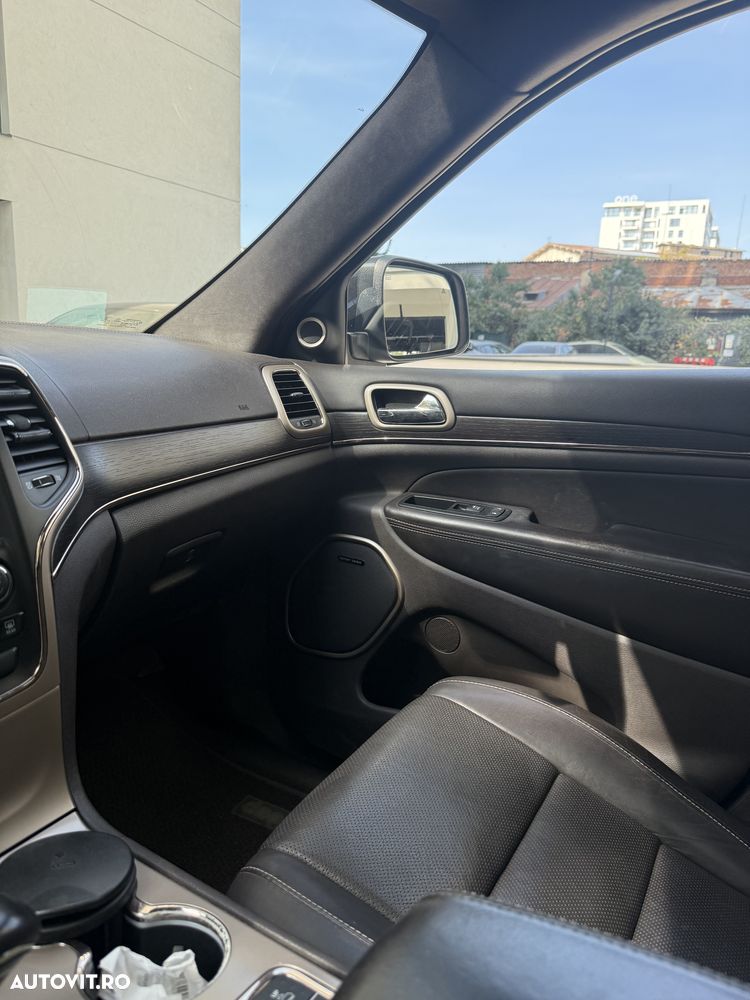 Jeep Grand Cherokee - 13