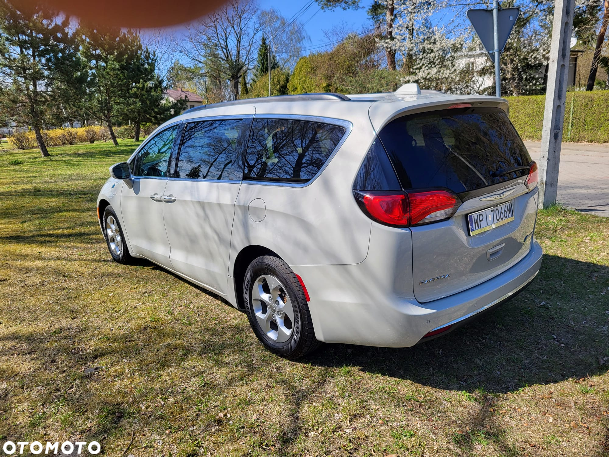 Chrysler Pacifica - 8