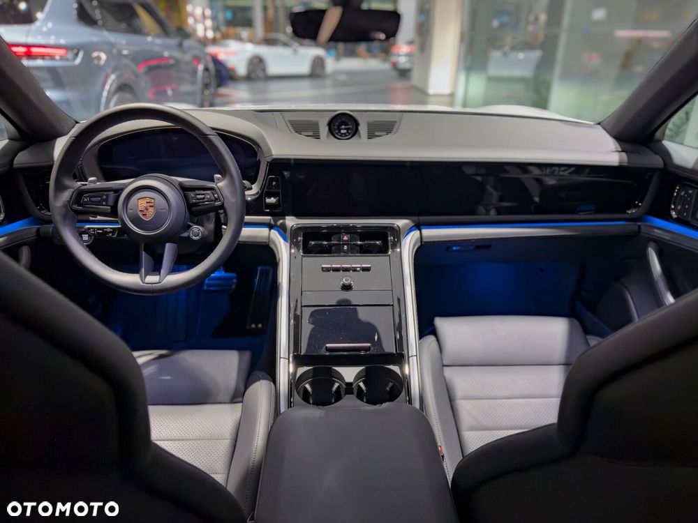 Porsche Panamera - 12