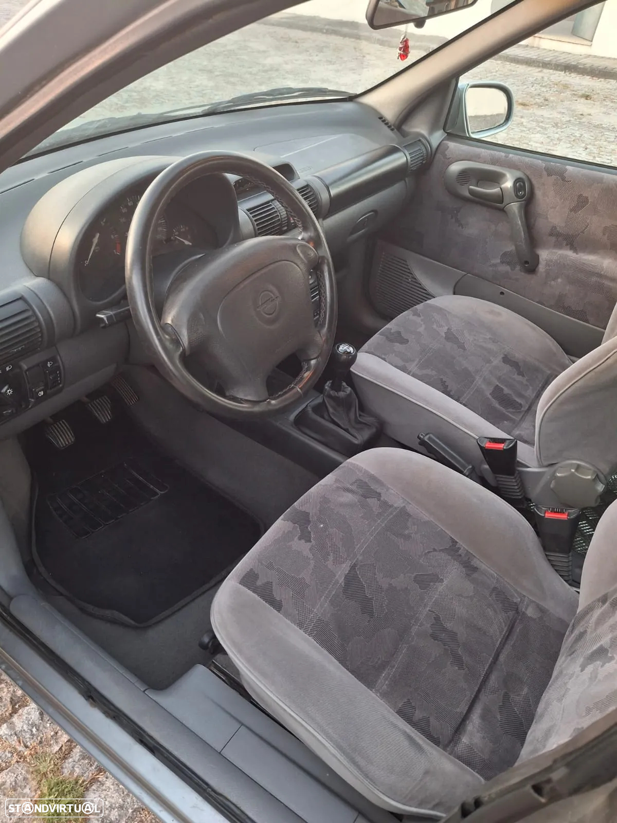 Opel Corsa 1.2 CDX - 11