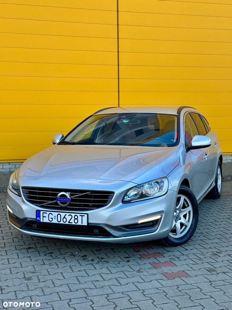 Volvo V60 D4 Geartronic Momentum - 1