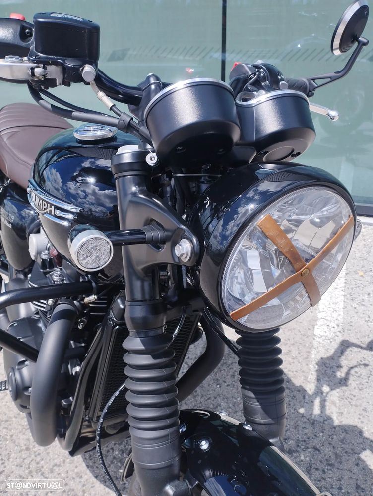 Triumph Bonneville T120 Black - 10