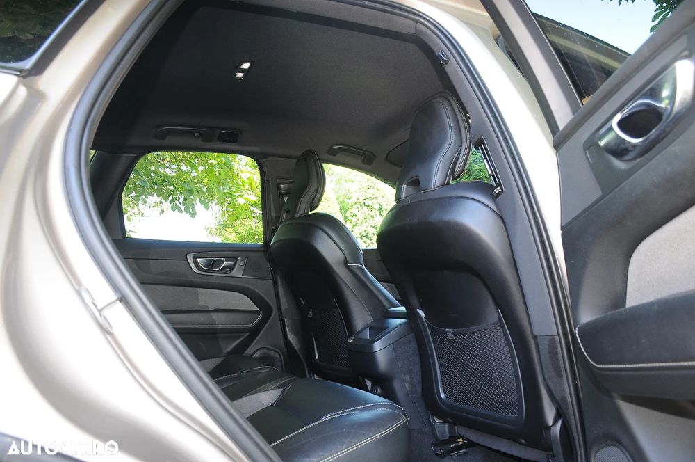 Volvo XC 60 B4 MHEV R-Design - 20