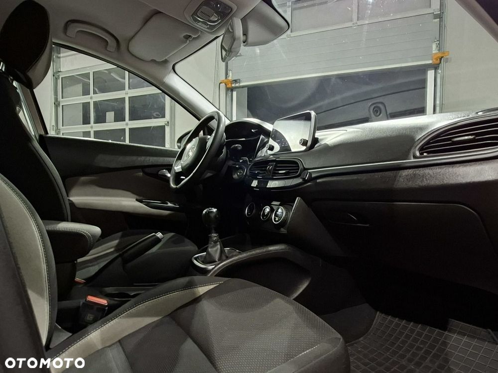 Fiat Tipo 1.4 T-Jet 16v Lounge - 13