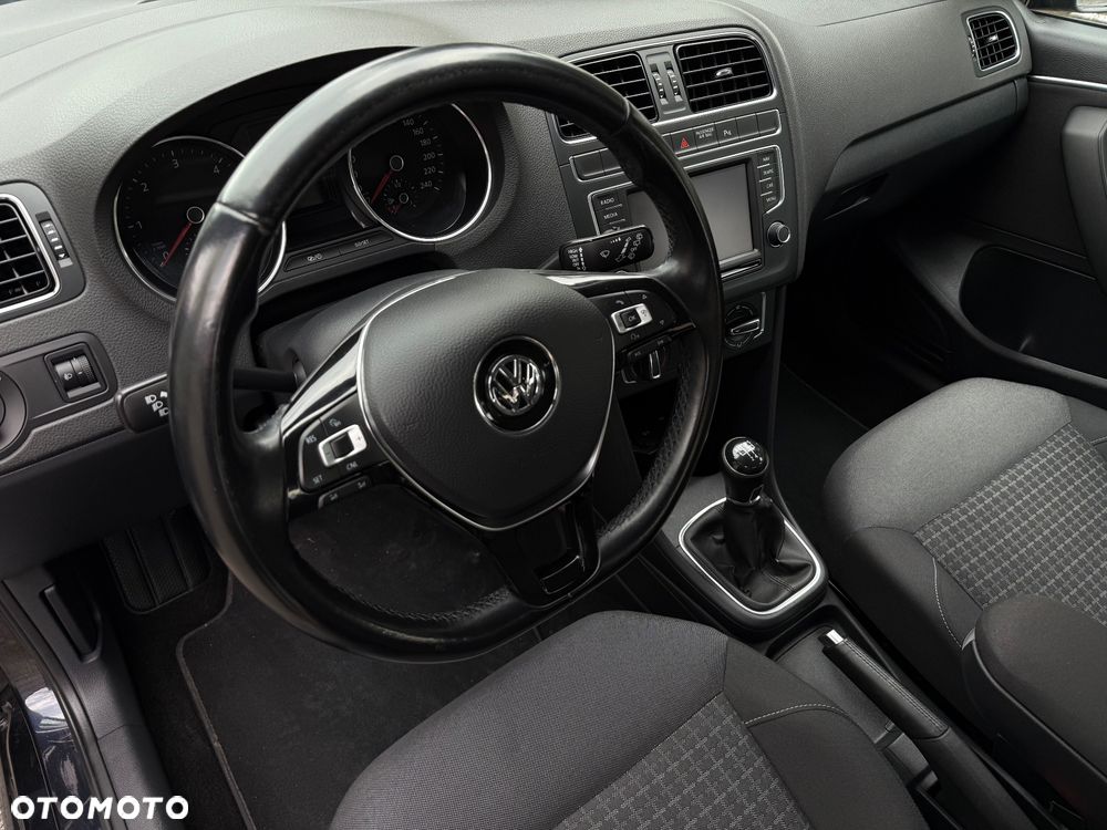 Volkswagen Polo 1.4 TDI (Blue Motion Technology) Comfortline - 28