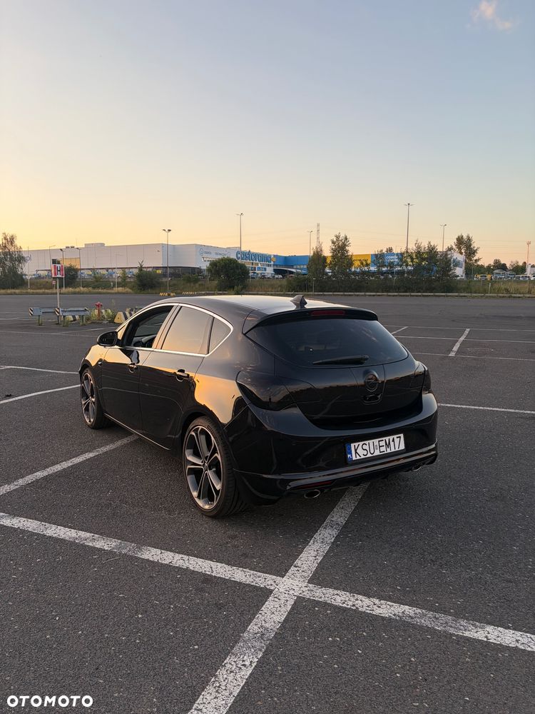 Opel Astra 1.6 T Sport - 1