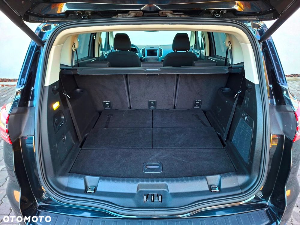 Ford S-Max - 26
