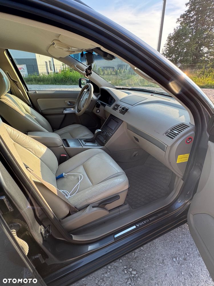 Volvo XC 90 2.4 D5 - 17