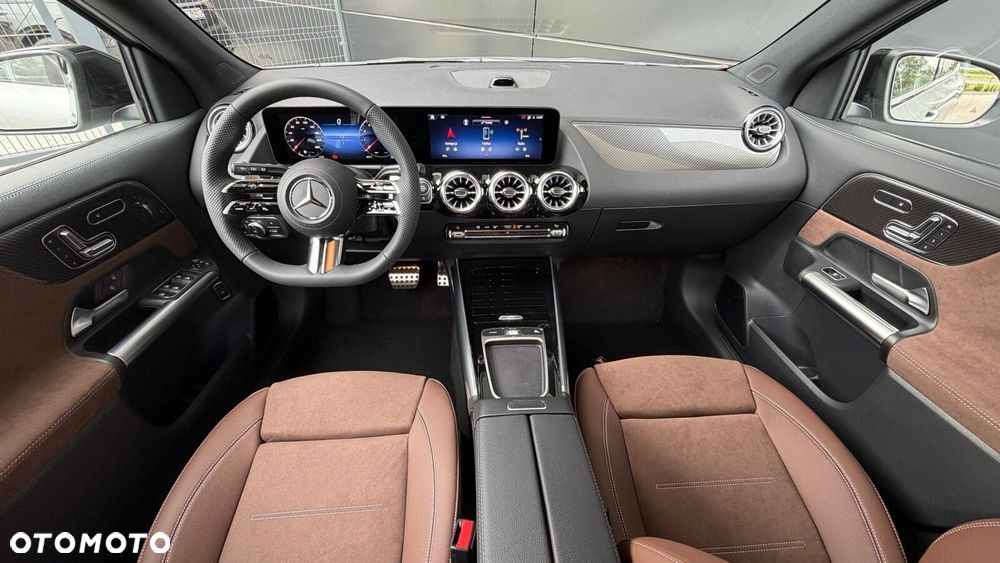 Mercedes-Benz GLA - 14