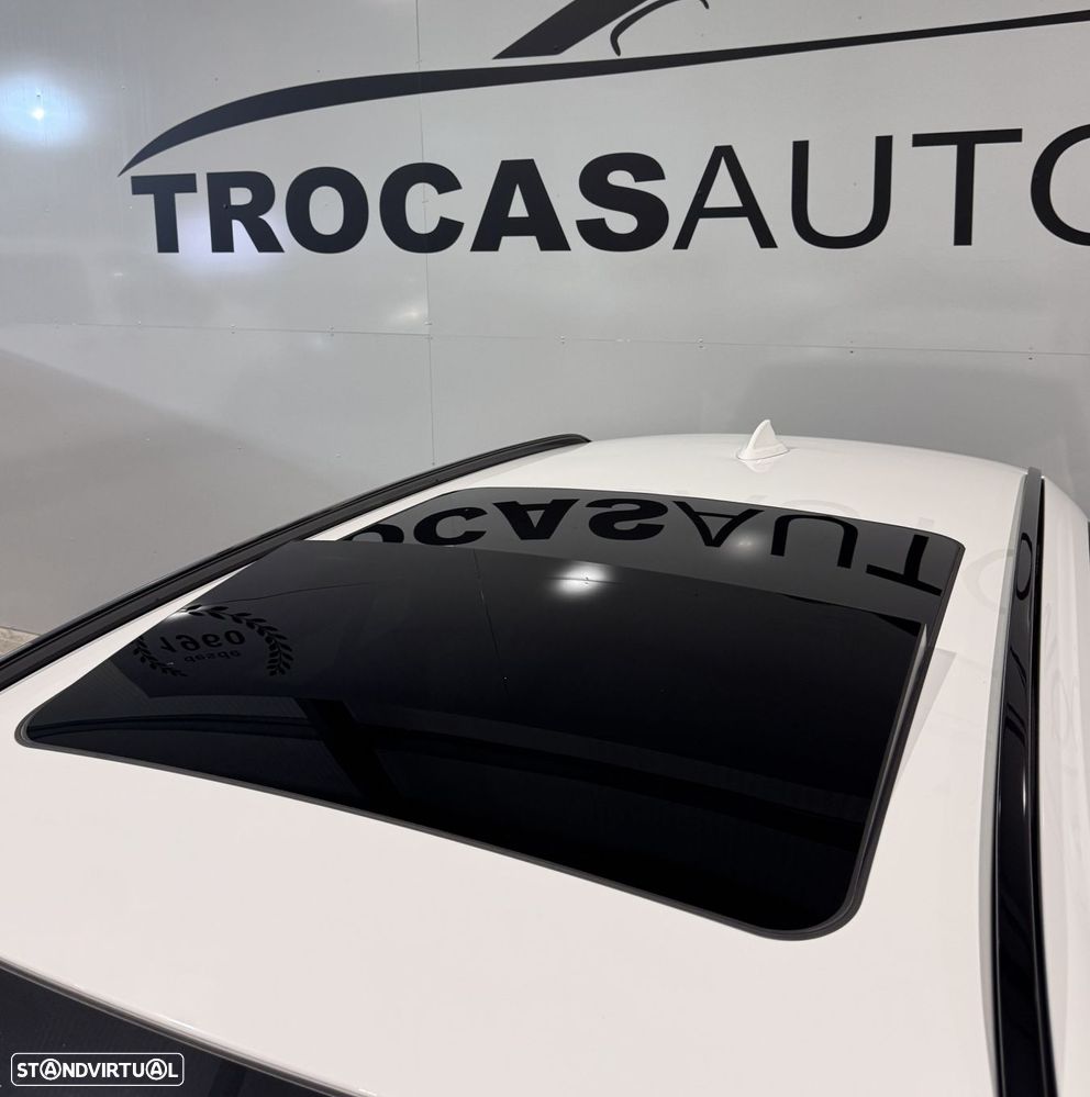 BMW 330 e Touring Pack Desportivo M Auto - 31