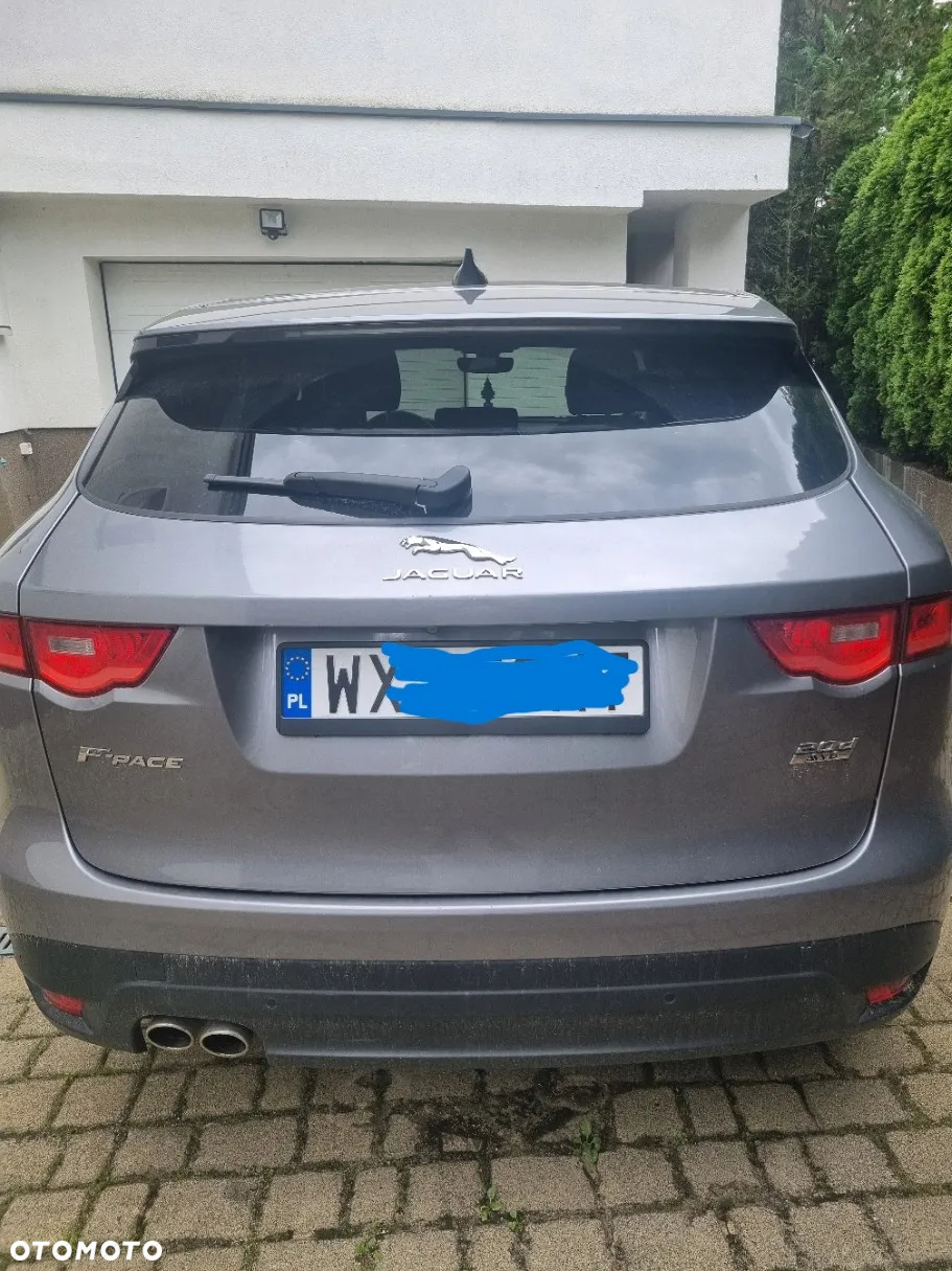 Jaguar F-Pace 2.0 i4D AWD R-Sport - 2