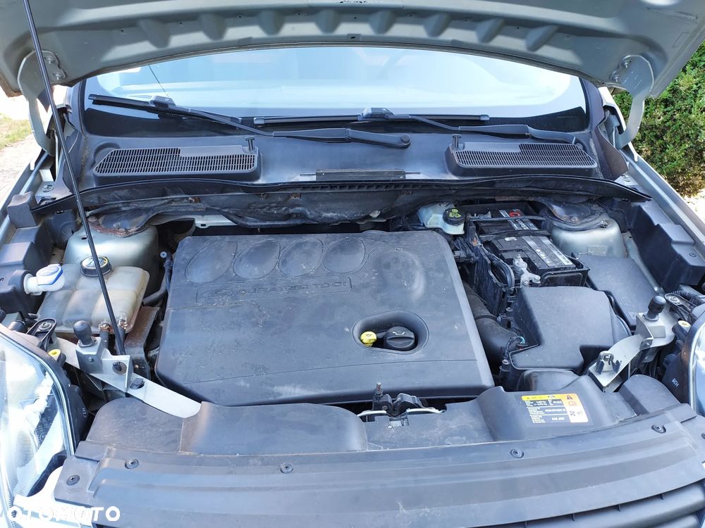 Ford Kuga 2.0 TDCi 2x4 Titanium - 12