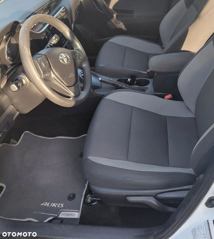 Toyota Auris Hybrid 135 Active - 5
