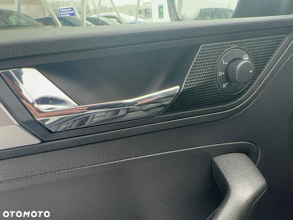 Skoda RAPID 1.0 TSI Ambition - 14