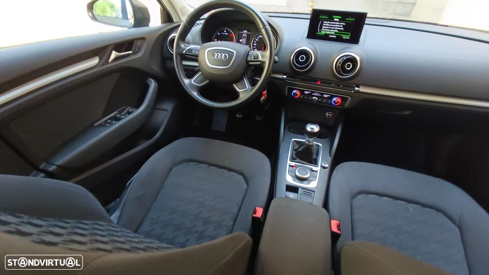 Audi A3 Sportback 1.6 TDI B.Line Attraction Ultra - 13