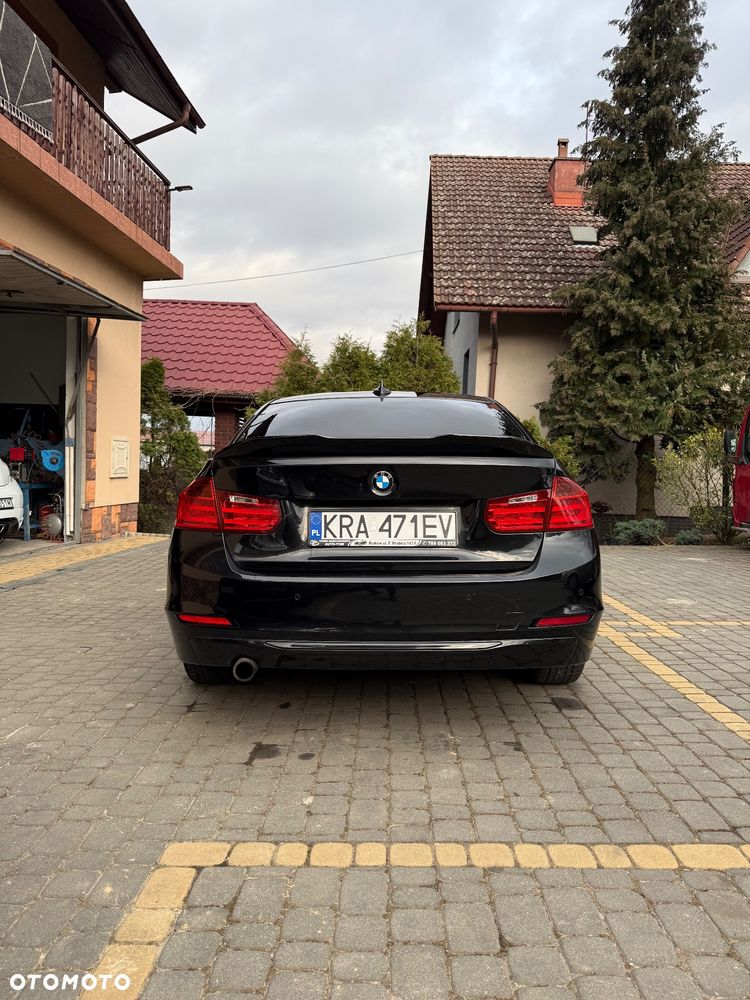 BMW Seria 3 320i xDrive Sport Line - 1