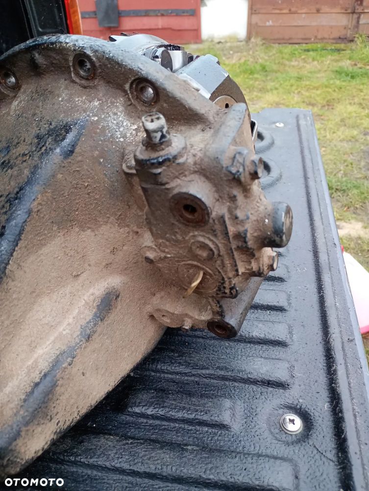 Dyferencjał,dyfer tył,koło talerzowe,wałek atakujący główka mostu 43:11 blokada , diff-lock Toyota Hilux 102 KM - 2
