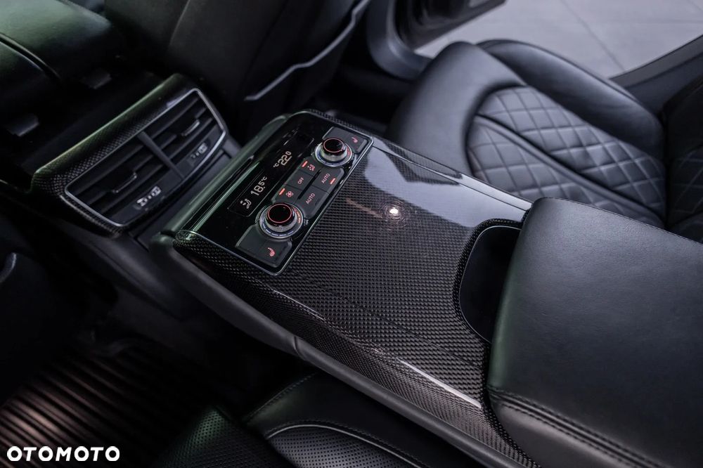 Audi S8 - 15