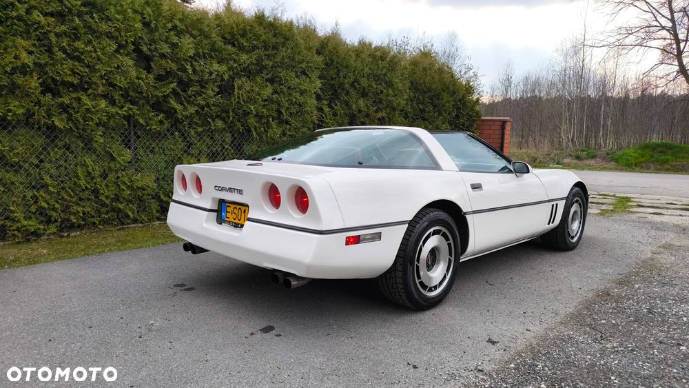 Chevrolet Corvette - 3