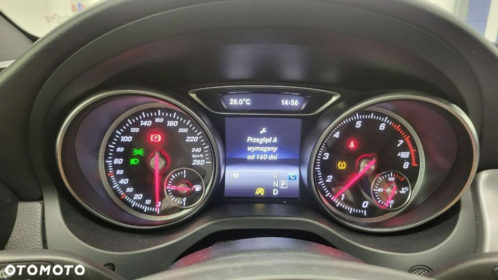 Mercedes-Benz GLA - 14