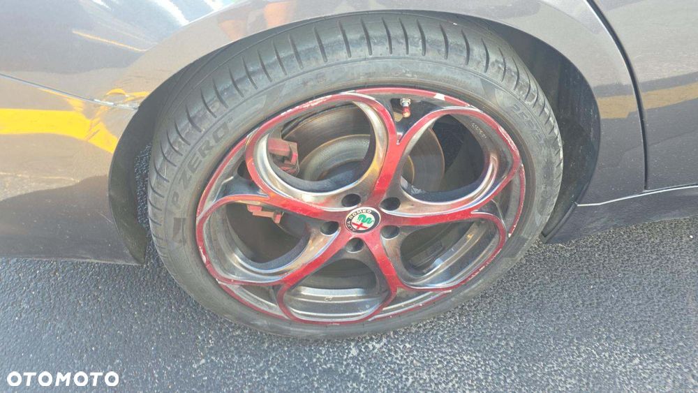 Alfa Romeo Giulia 2.0 Turbo TI Q4 - 12