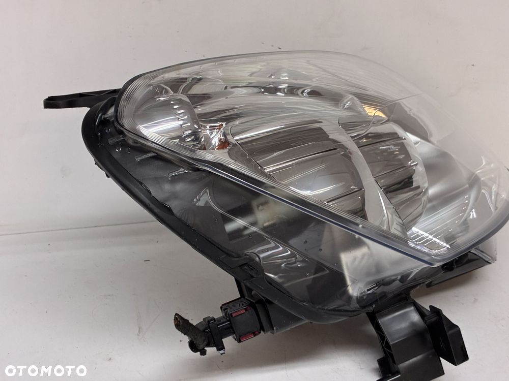 OPEL ZAFIRA B LAMPA PRZÓD PRZEDNIA PRAWA  EU 0301214208 93192444 13260845 - 10