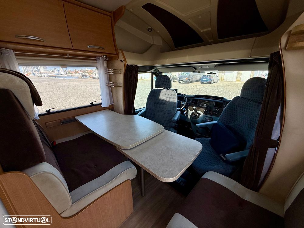 Chausson Flash 28 - Cama Central - 5