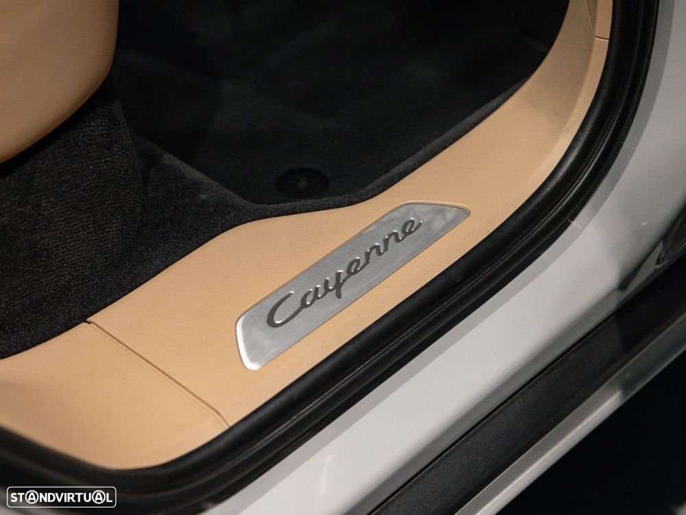 Porsche Cayenne Coupé E-Hybrid Platinum Edition - 41