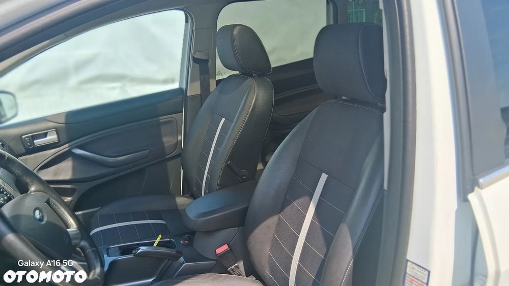 Ford Kuga 2.0 TDCi 4x4 Titanium - 16