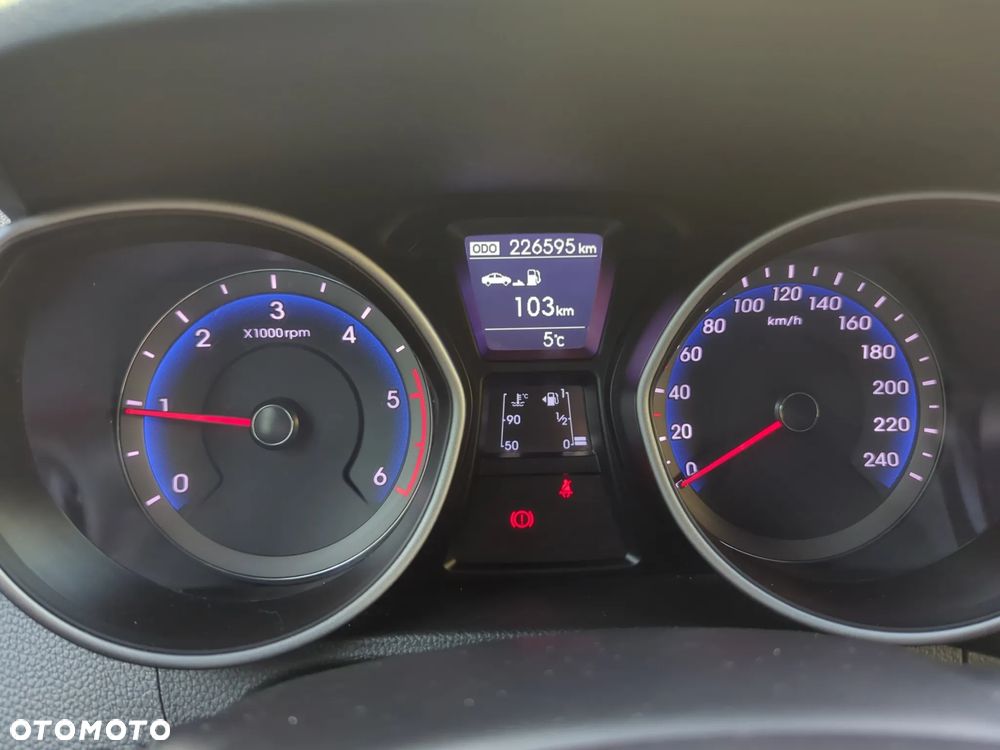 Hyundai i30 1.6 D Premiere Style - 26