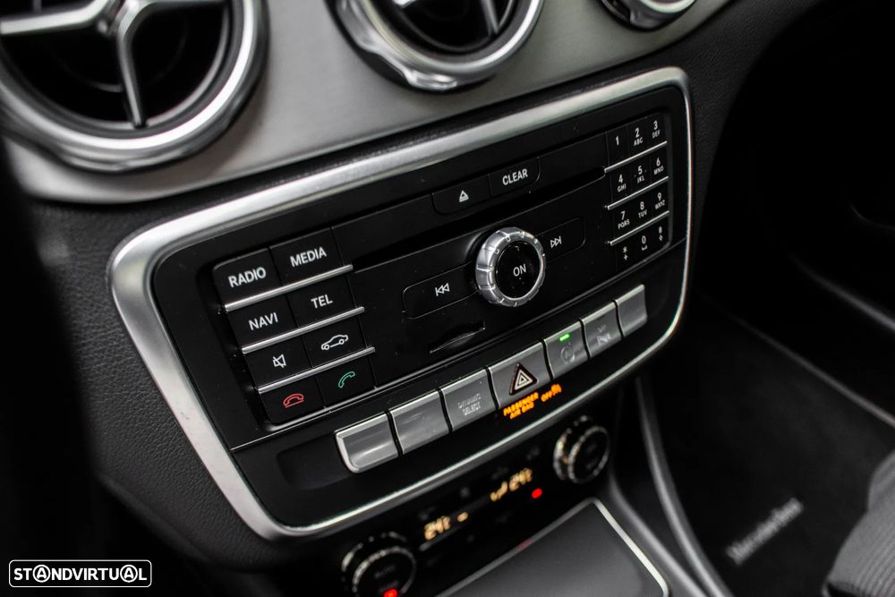 Mercedes-Benz GLA 180 d Urban - 22